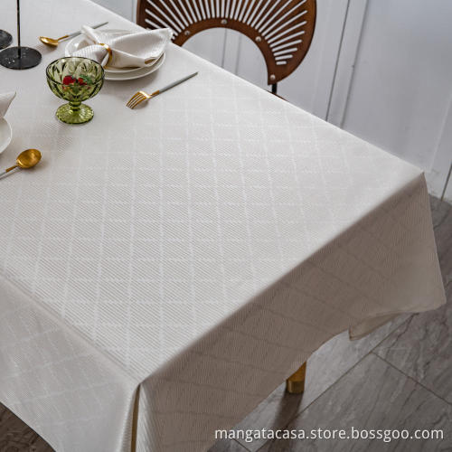 Beige 100% Polyester wasserdichte faltenfeste Tischdecke